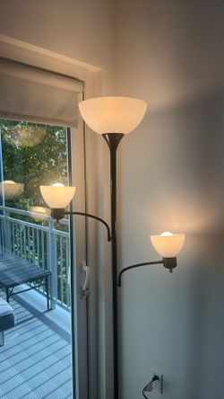 3 Bulb Tall Lamp