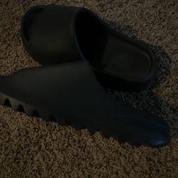 size 8 black yeezy slides 100% authentic serious buyers only