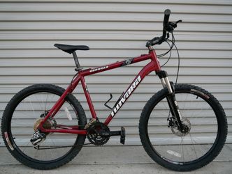Large Novara Bonanza Mountain Bike Bicycle Hybrid Cross-Country City