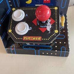 Retro Arcade PAC-man