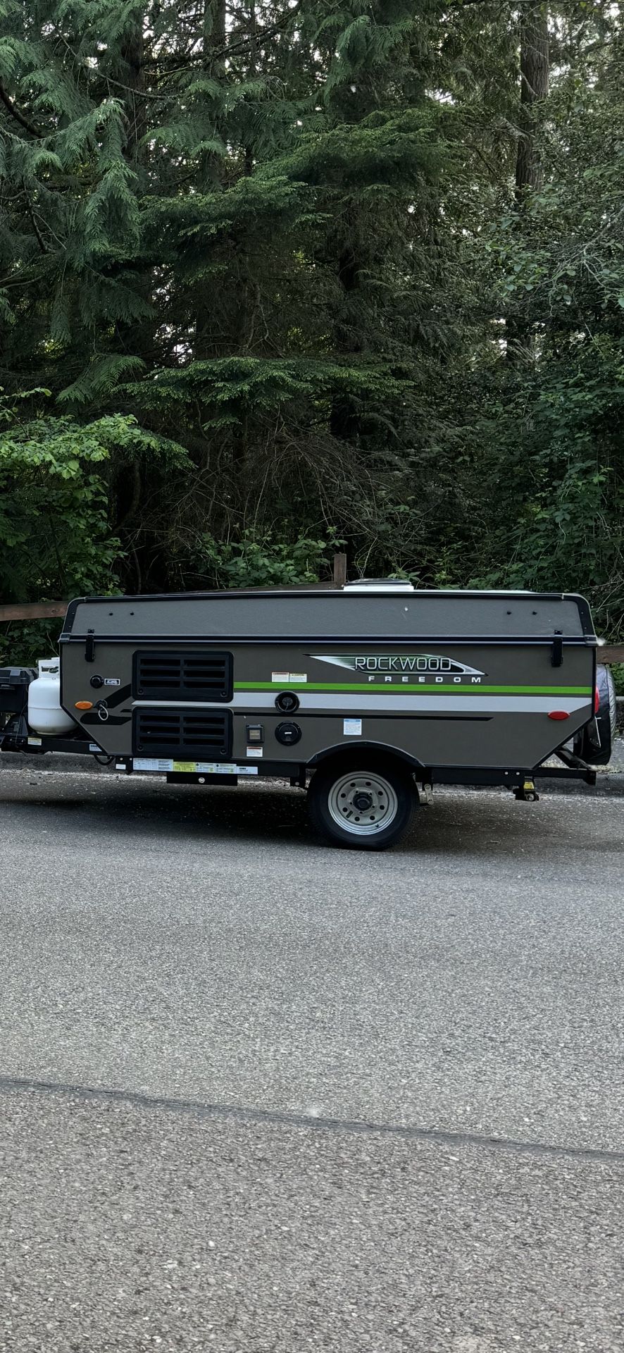 2021 ROCKWOOD FREEDOM 1640ltd POP UP CAMP TRAILER!!!