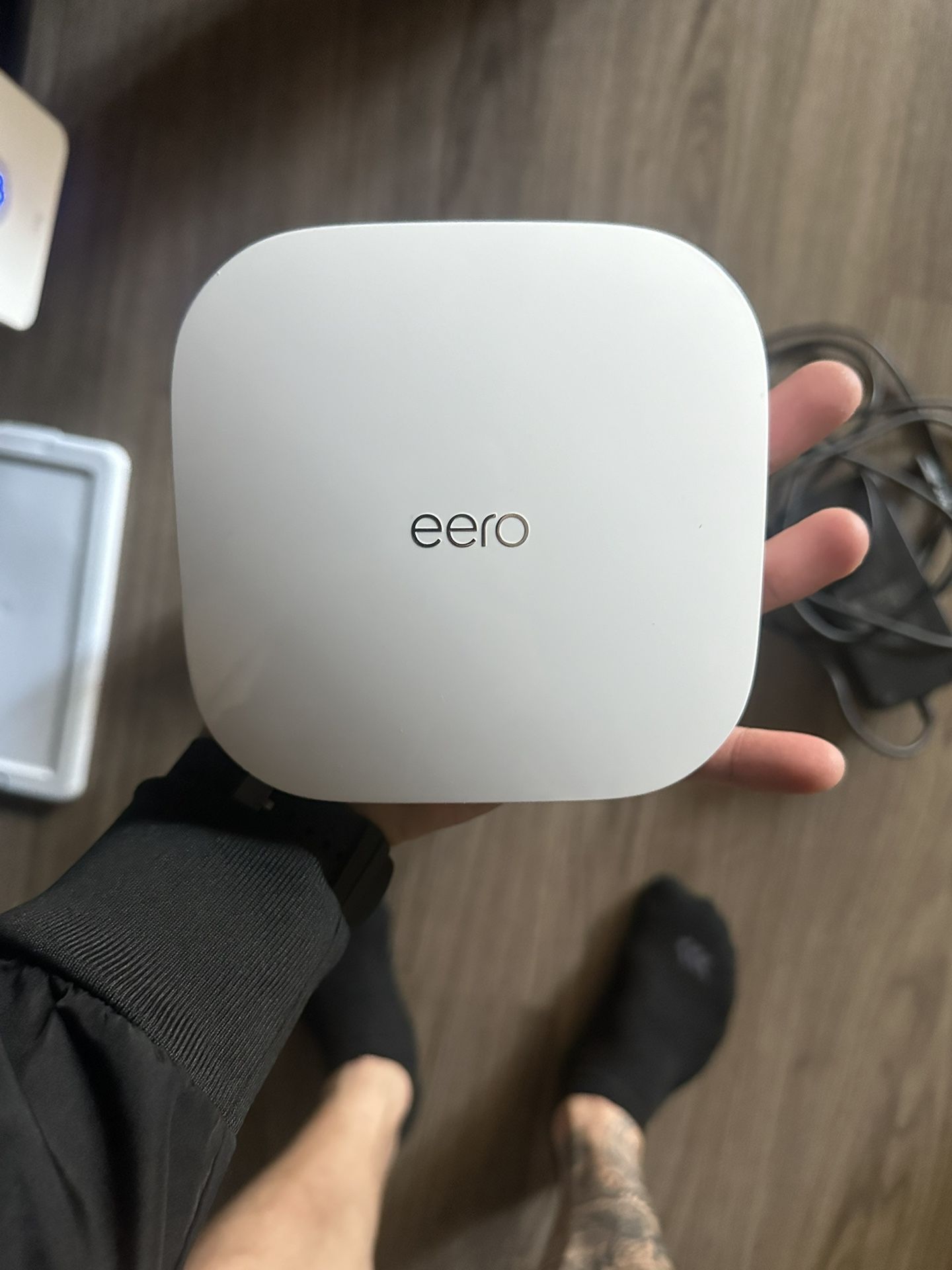 2x Eero 6 pro Plus 1 Eero Beacon 