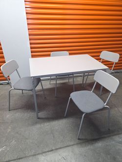 Gray Table and 4 Gray Chairs Set $100