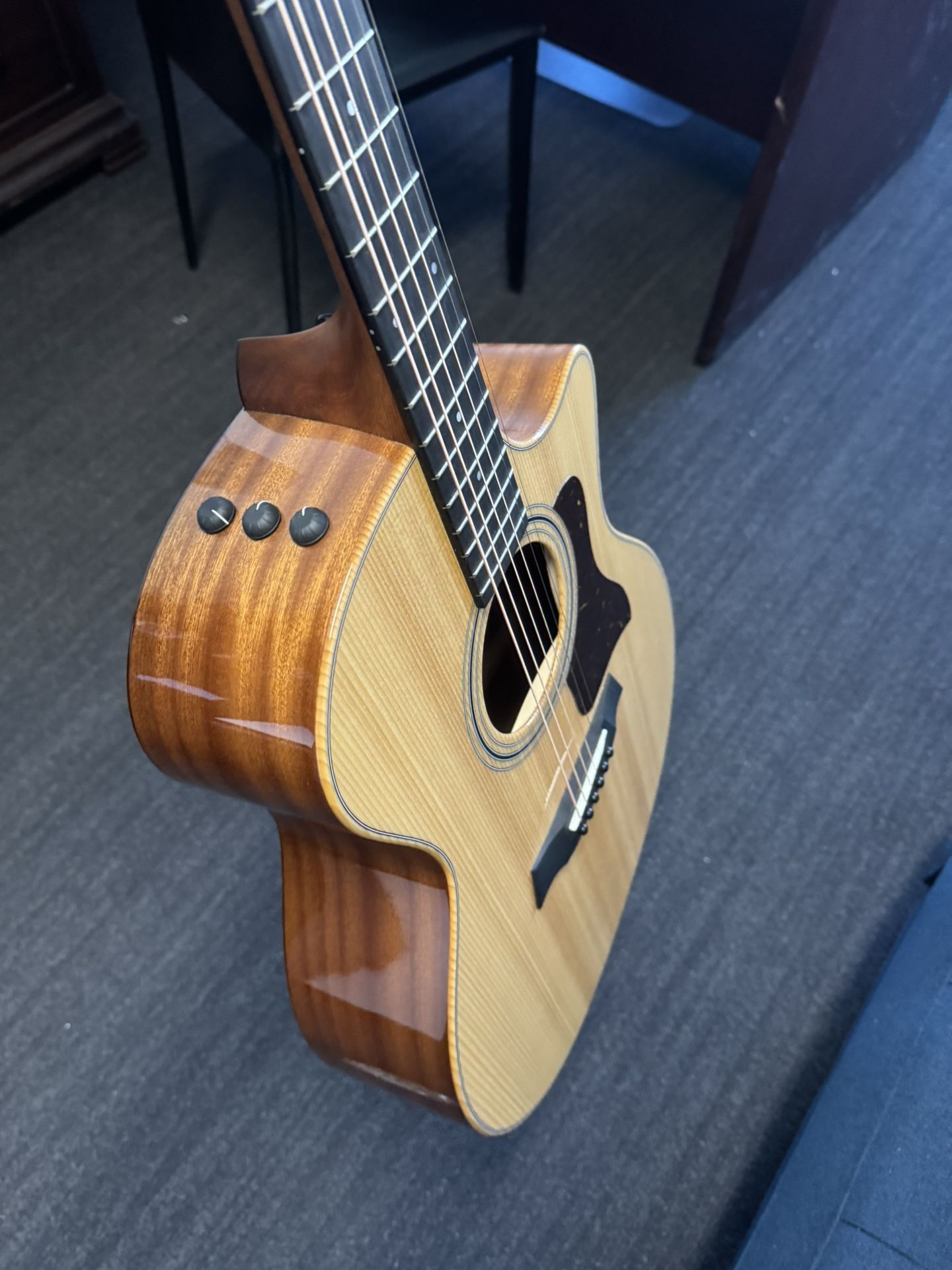 314ce studio Taylor guitar