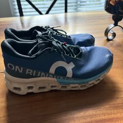 On Cloud Men’s Cloud monster 2 Size 11