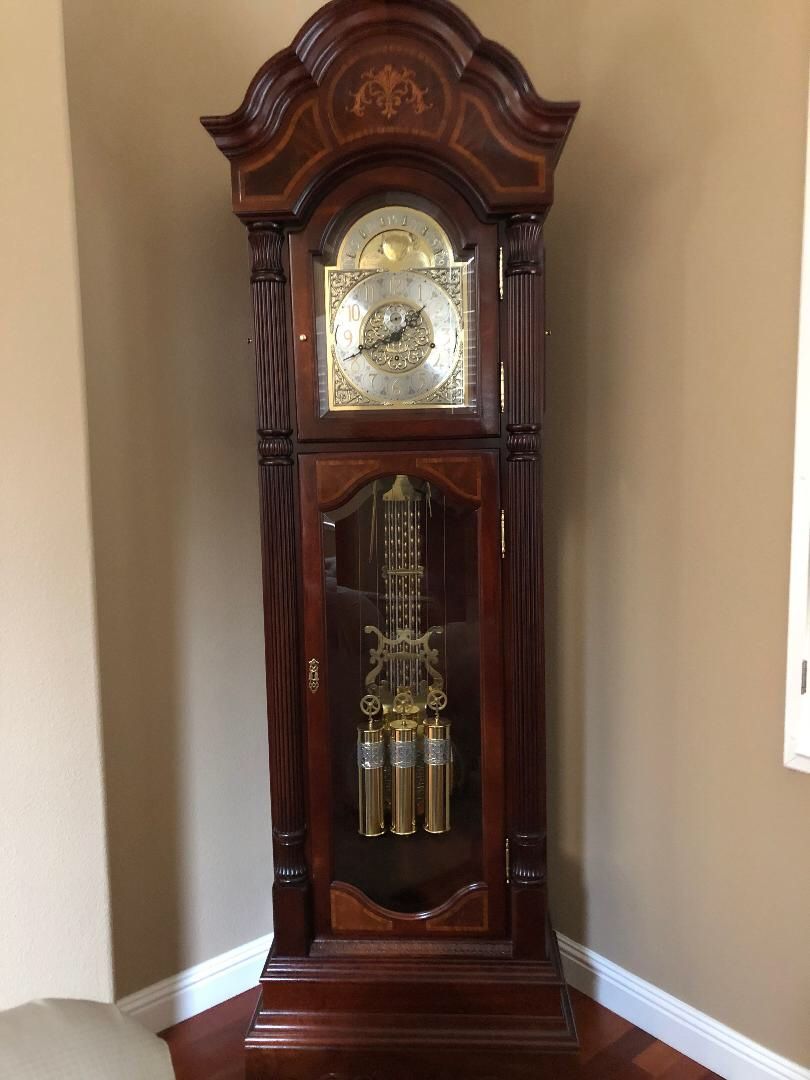 Howard Miller Presidential Collection Grandfather Clock