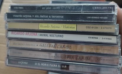 Ricardo Arjona CD collection