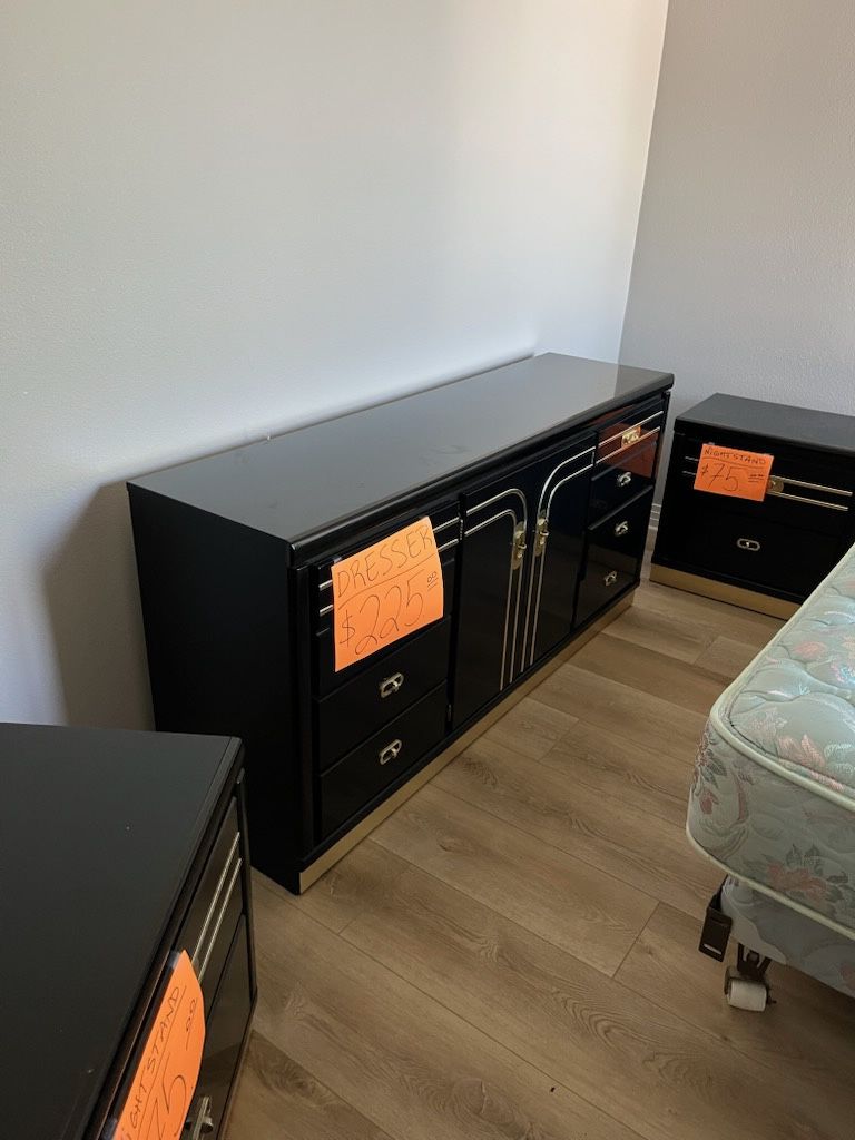 Dresser Set