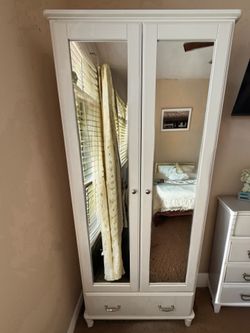 White wardrobe dresser