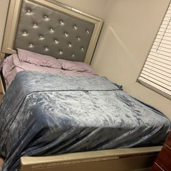 QUEEN Bed, Queen Mattress, Queen Box Spring