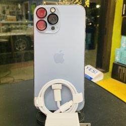 Factory Unlocked Iphone 13 pro max 256 gb comes with store warranty 