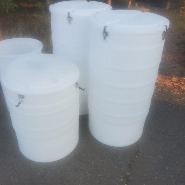 50 gallon reservoir with Locking lids