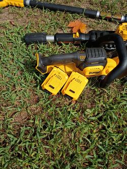 Full set DeWalt battery yard tools.