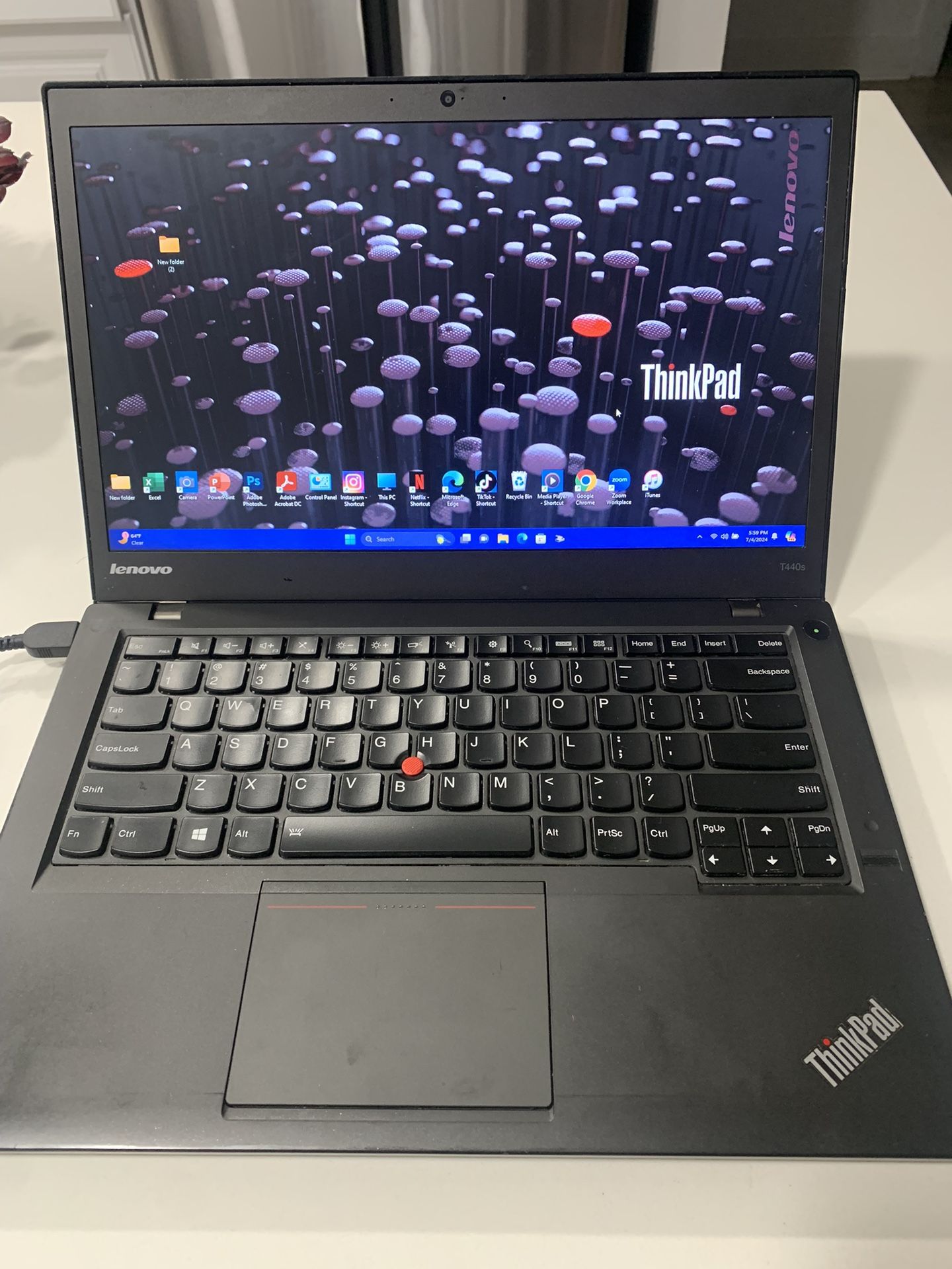 i5…i5…i5 LENOVO THINKPAD FULLY LOADED ADOBE ACROBAT MICROSOFT, PHOTOSHOP ….( No credit Card Needs) 750 GB HHD. 12.0 GB RAM .