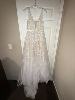 Beccar Cass Wedding Dress Never Worn 