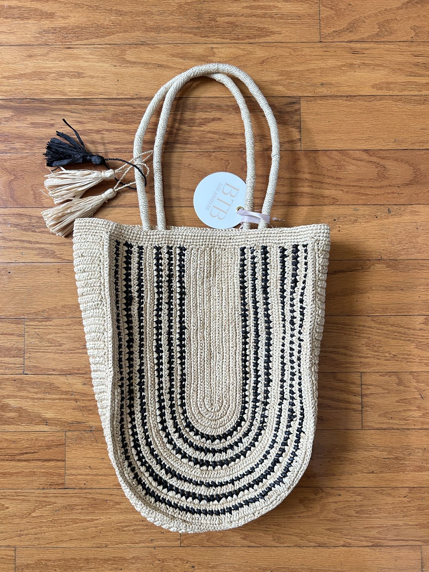 NWT BTB Los Angeles woven tote bag (11.5x4x14.5”)