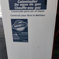 40 Gallon Bradford White Water Heater In Box