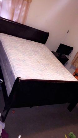 Queen bed dressers