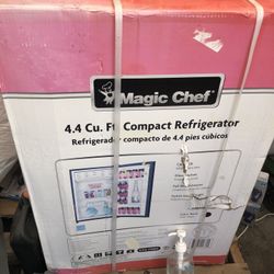 Brand New Magic Chef 4.4 Cu Ft Compact Refrigerator Retaiñ Price $499 Plus Tax My Price Is 