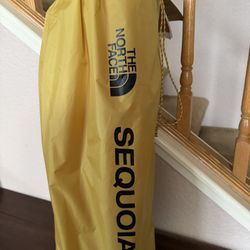 The NorthFace Sequioa 4 4P Tent