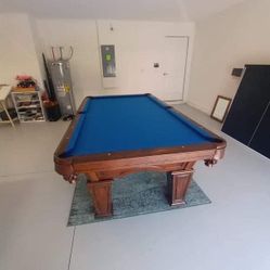 Traditional Pool Table 