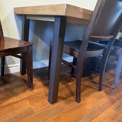Great Table 4 Chairs $35
