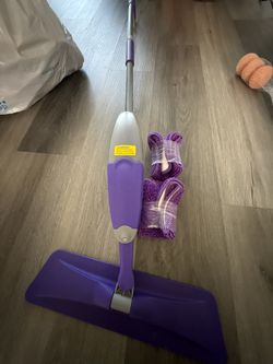 Purple Spray Mop with 2 Washable Microfiber Pads