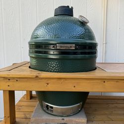 Big Green Egg Grill & Smoker