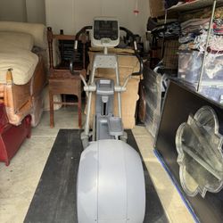 PRECOR EFX 546I Elliptical Machine