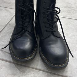 Dr Marten’s 1460 WOMEN'S - Smooth Leather Lace Up Boots - 100% Leather