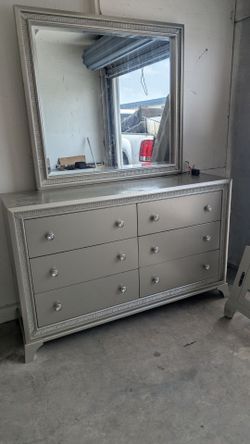 Bedroom set queen