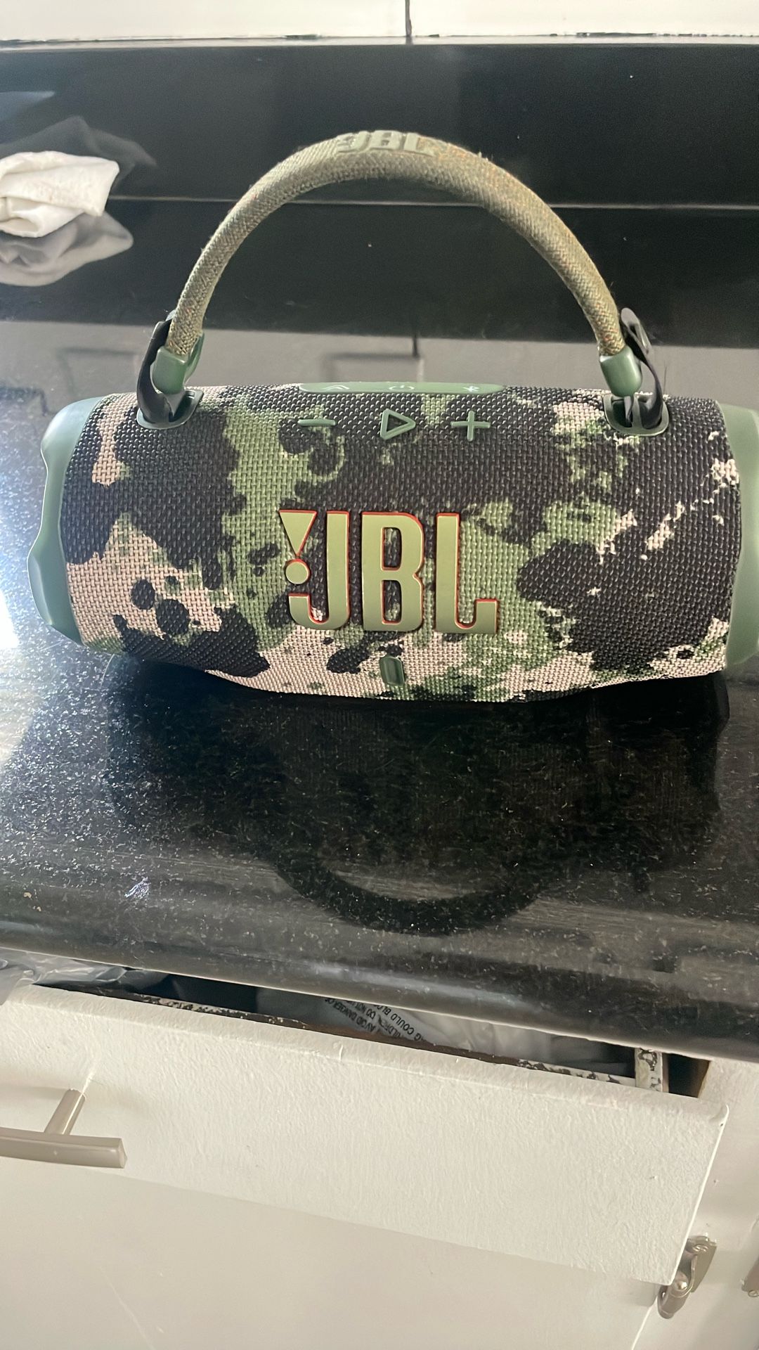 JBL Charge 6