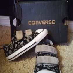 Toddler girl converse