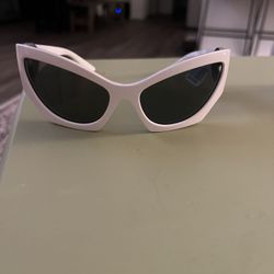 Versace Women’s Sunglasses Never Used Pick Up In New Caney 