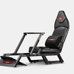 Next Level Racing Cockpit and triple Monitor stand