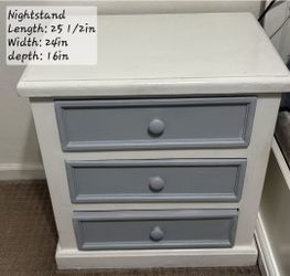 3 Drawer Night Stand Or End Table: Solid Wood! Nice!!!