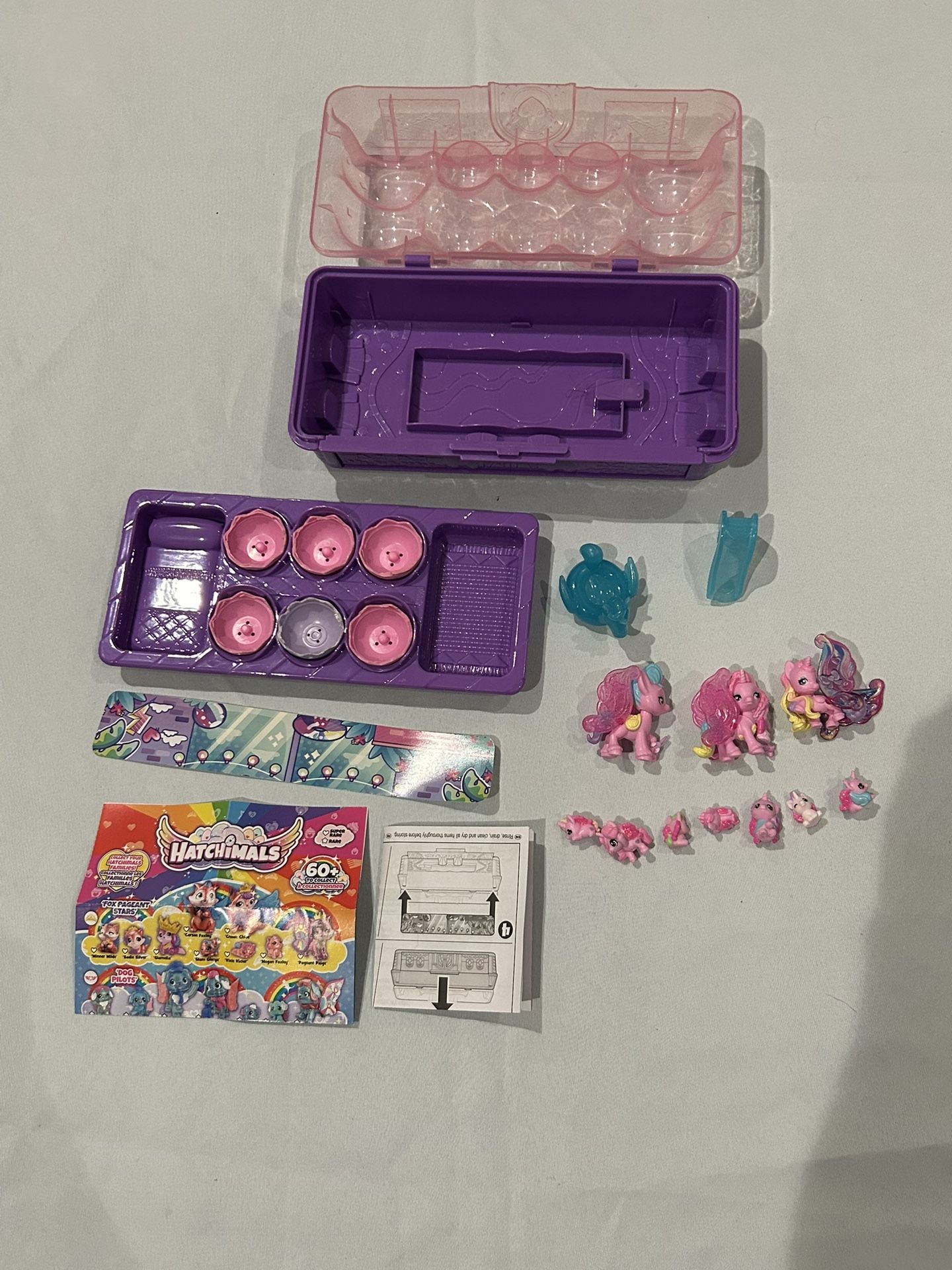 Hatchimals CollEGGtibles Unicorn family playset