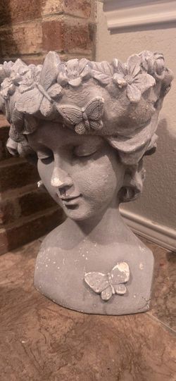  1 Beautiful Head Pot ...google Price :)