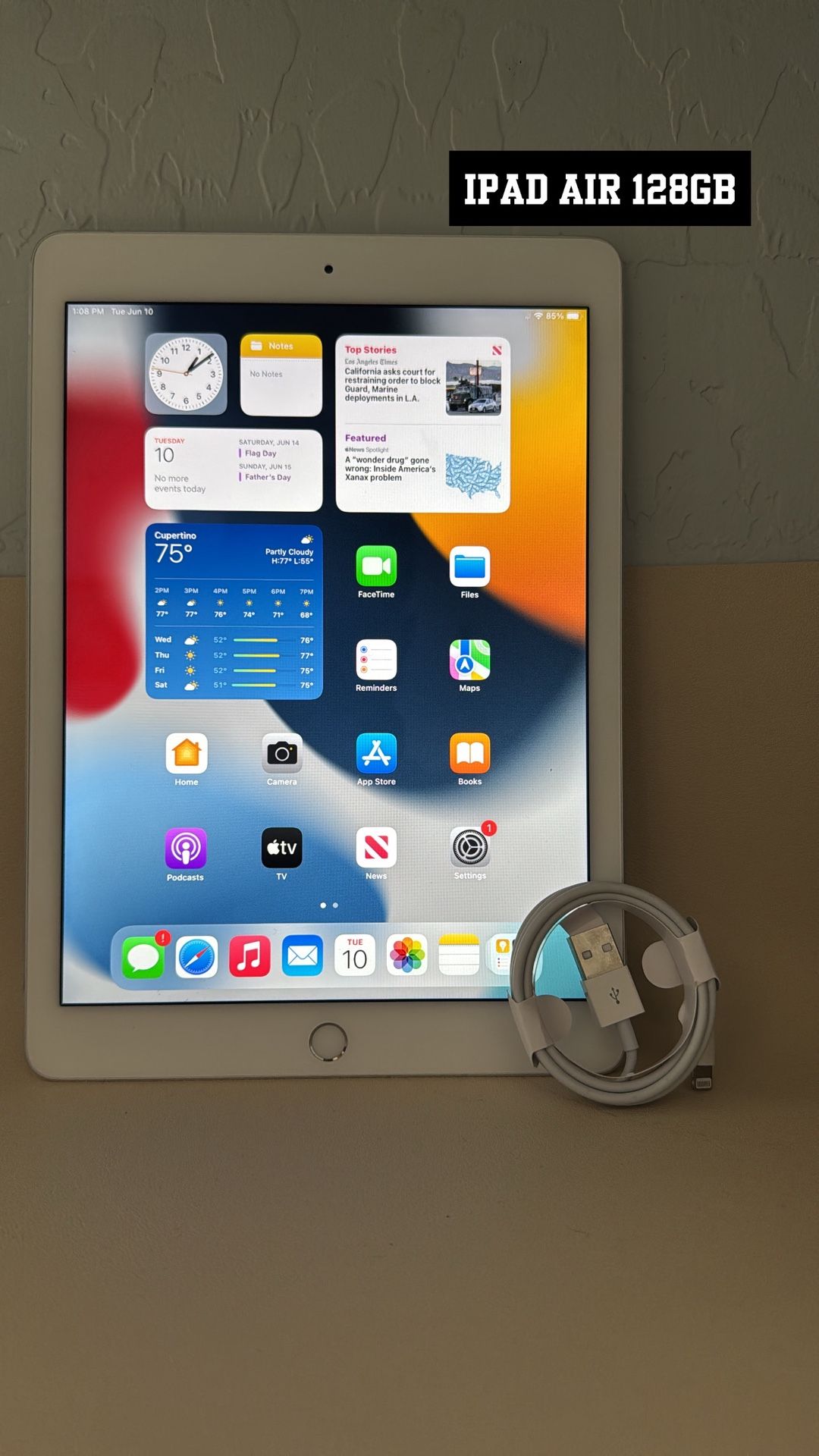 iPad Air 128gb. Like New And Unlocked.