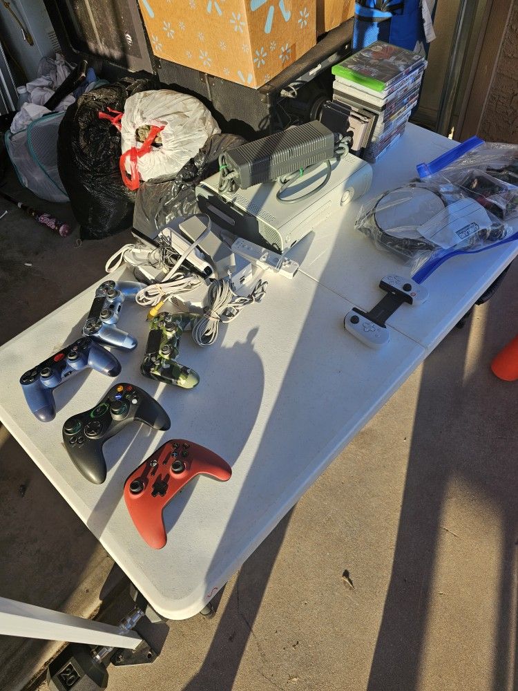 White Xbox 360 And Wii
