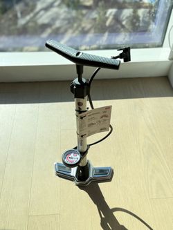 NewSchwinn Cyclone Plus Floor Pump - Like New!