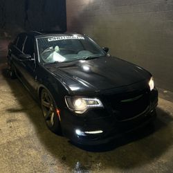 Chrysler 300 Hood