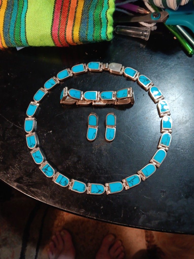 3 PC Turquoise Silver Set.. Necklace,earings,,bracelet