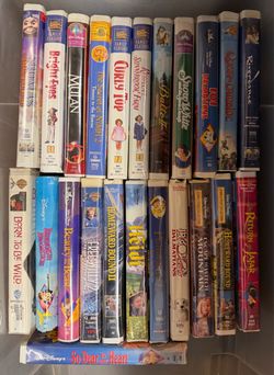 VHS lot - Disney Clamshell Classics (23 titles)