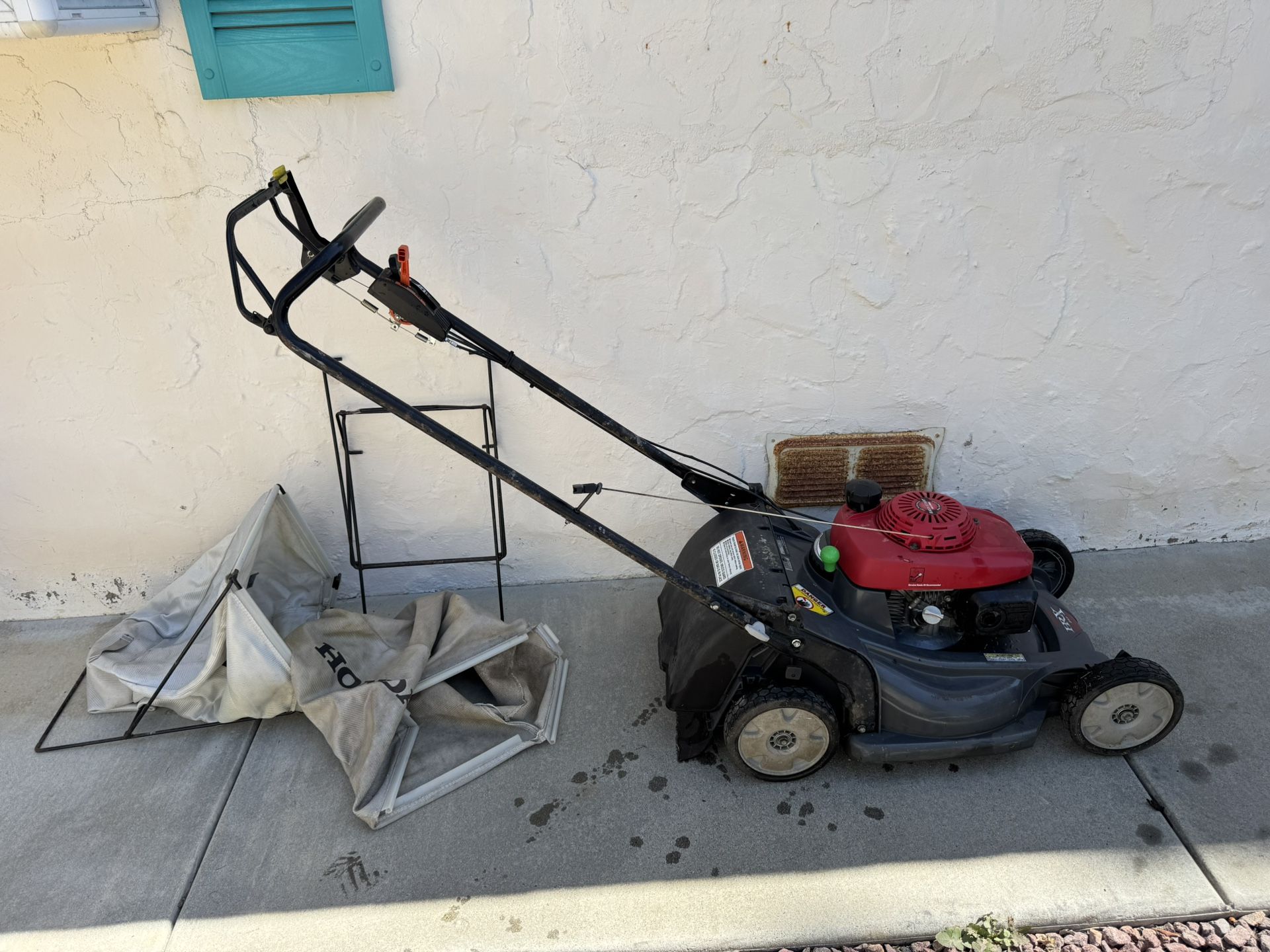 Honda HRX217 Self-propelled Lawn Mower