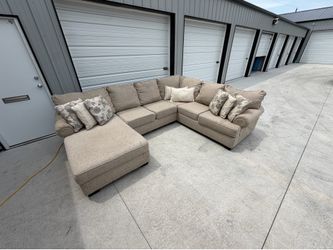 Sectional Couch (FREE DELIVERY‼️)