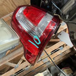 2018 Ford Explorer RH Tail Light ‼️