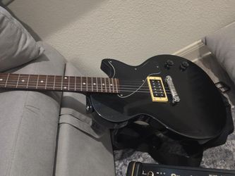 Black Epiphone Guitar/Spark Amp