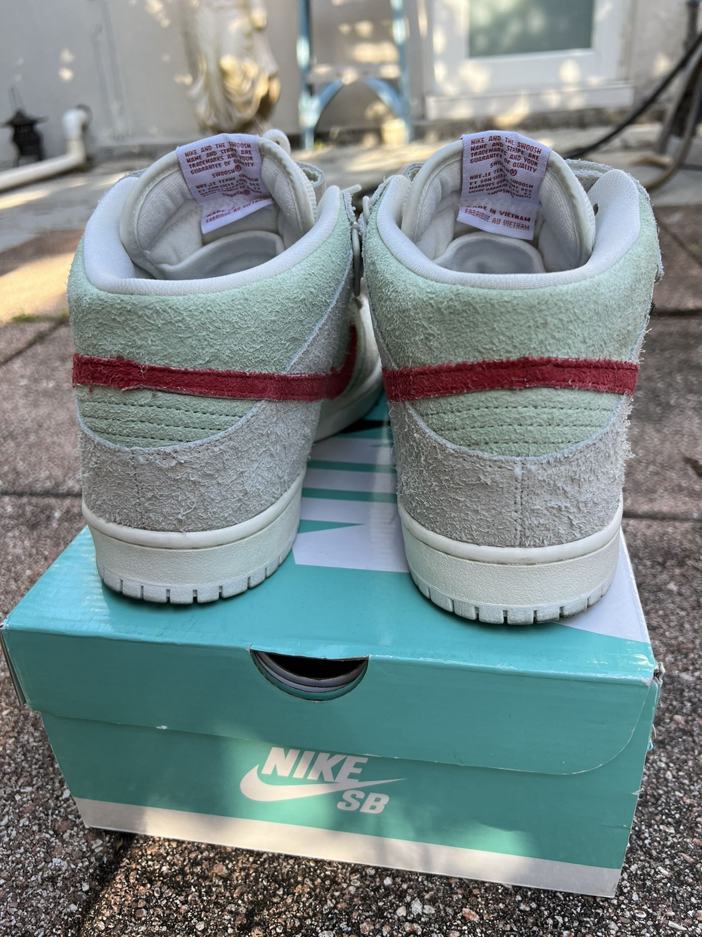 White Widow Nike SB Dunk Mid for Sale in Oakland Park, FL - OfferUp