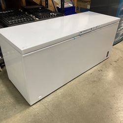 Frigidaire  FFCL2042AW 74 Inch Chest Freezer with 19.8 Cu. Ft. Capacity